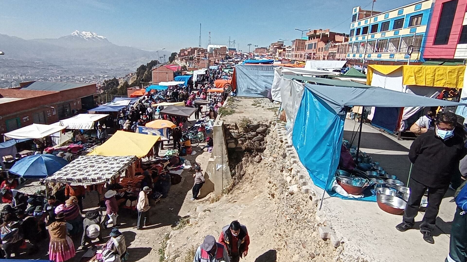 Gremiales de El Alto ven a las fiestas de fin de año como una esperanza para reactivar su economía