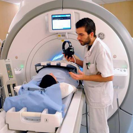 Presidente Arce reafirma compromiso de trabajar por la salud en el Día Mundial contra el Cáncer