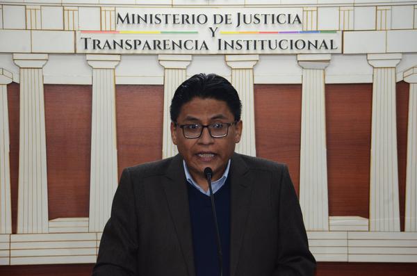 Lima afirma que el proyecto de ley contra ganancias ilícitas está destinado a combatir los paraísos fiscales