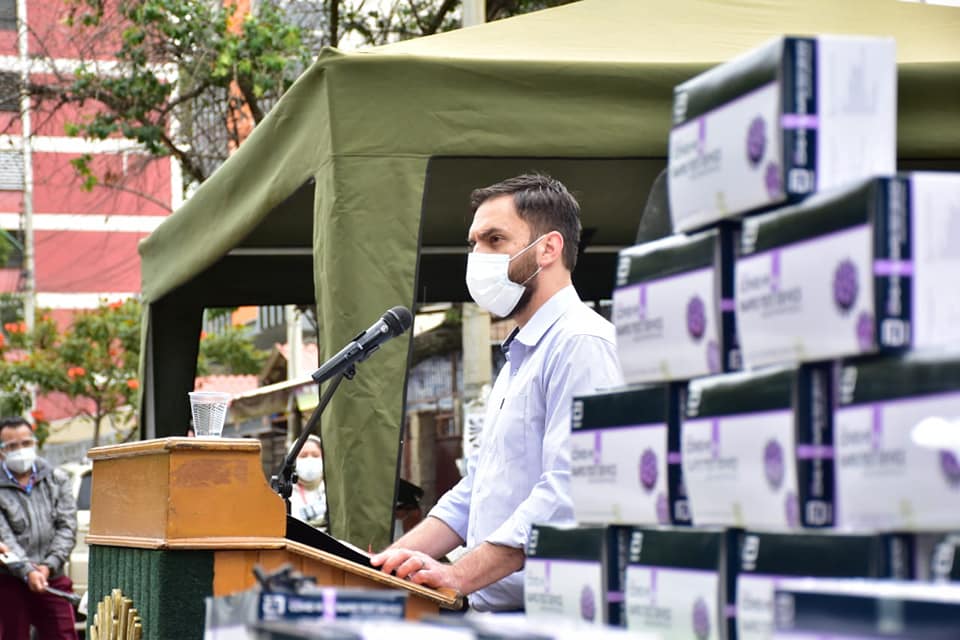 Gobierno entrega 3.500 pruebas de antígeno nasal a la Policía