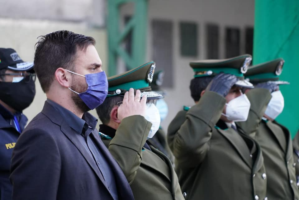 Ministro de Gobierno pide a la Policía luchar contra la corrupción y la violencia