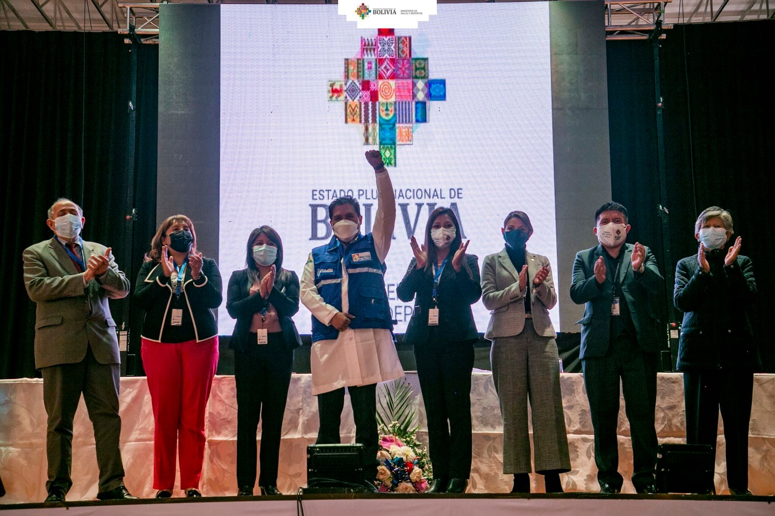 Auza destaca en octavo aniversario que el programa SAFCI es una política de revolución de la salud