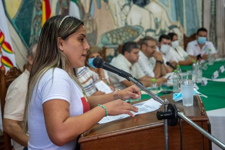 Cívicos cruceños observan al sistema judicial para cubrir a Calvo y Áñez