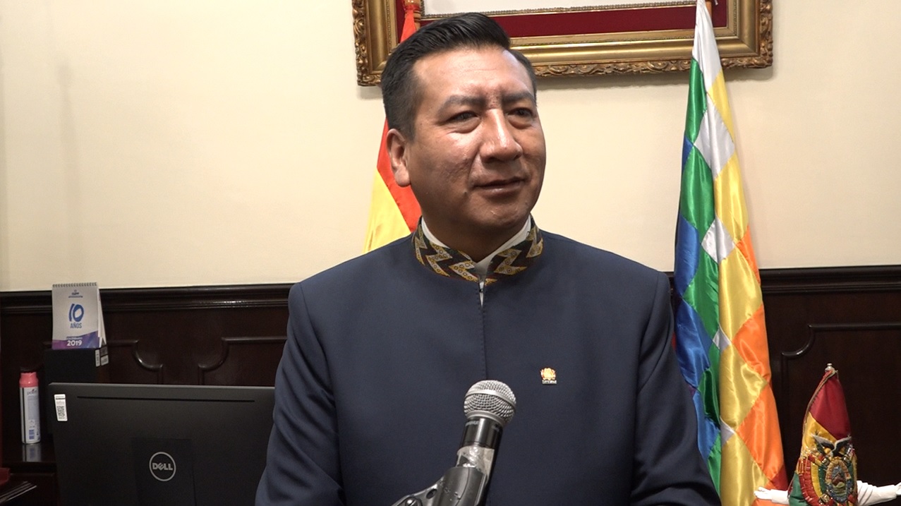 Presidente de Diputados pide que médicos dejen el paro para dialogar por tiempo y materia