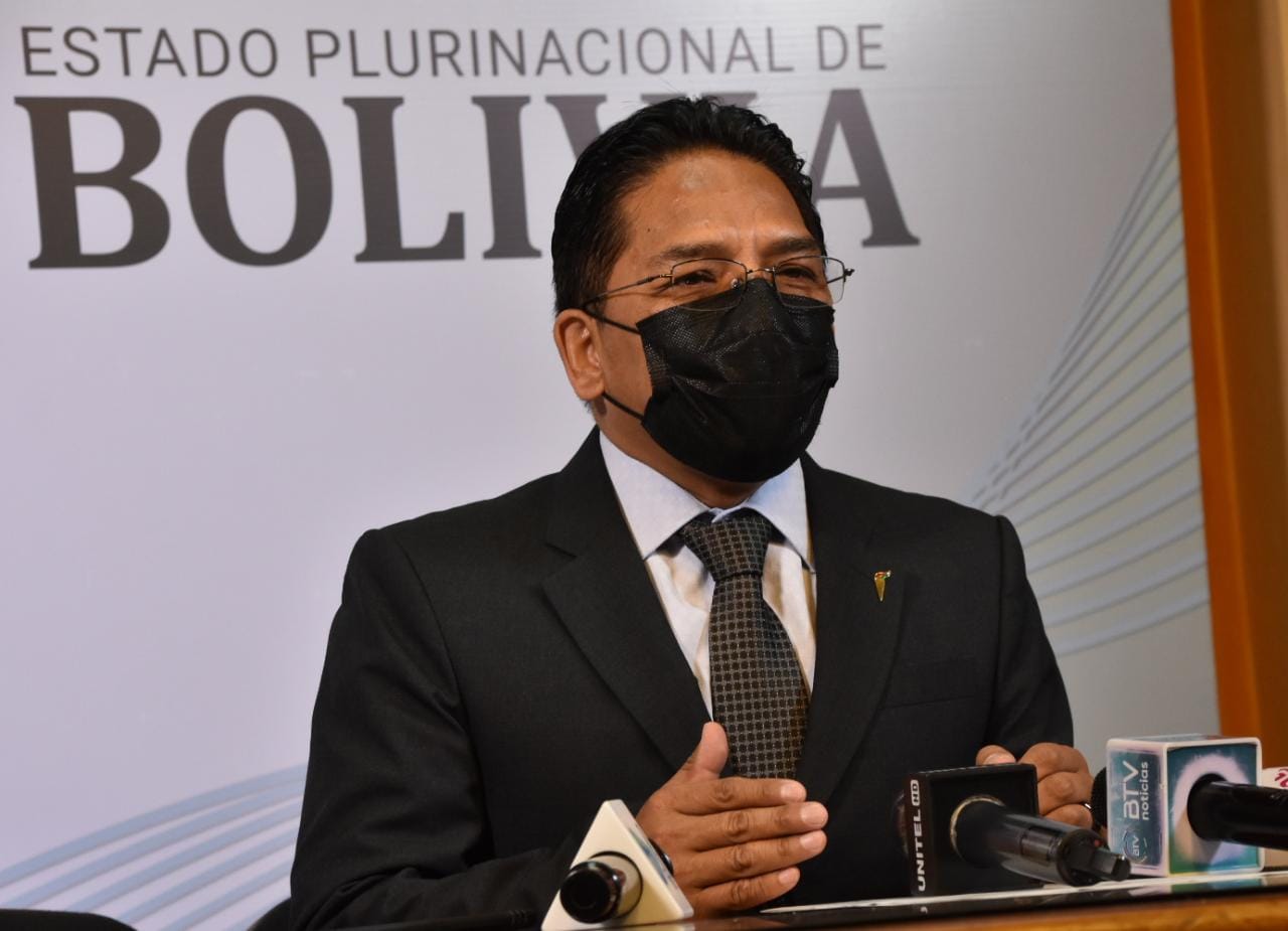 Alistan operativos de control en farmacias, centros de salud y funerarias de todo el país