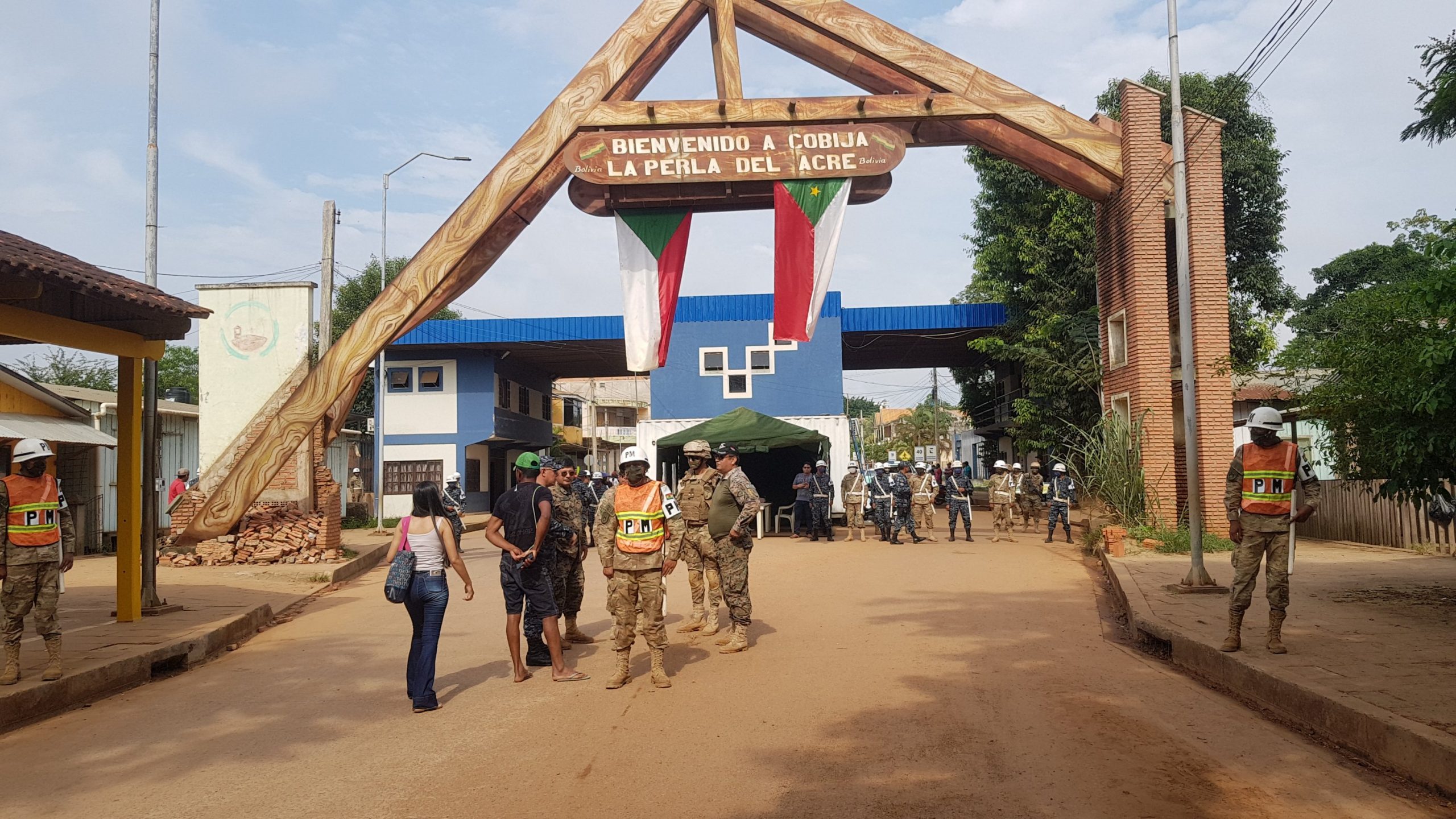 Gobierno autoriza tránsito vecinal fronterizo en Cobija