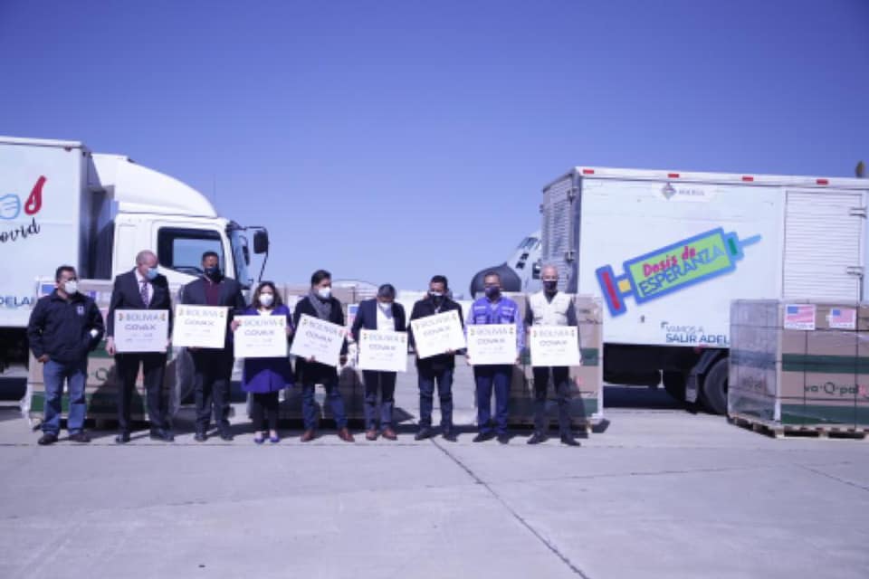 Bolivia recibe lote de 1.008.000 dosis de vacunas Janssen de Johnson & Johnson (Amplia)