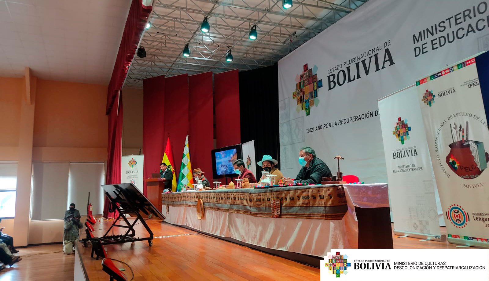 Bolivia realiza la semana de los pueblos indígenas denominada “Tejiendo diversidad para vivir bien”