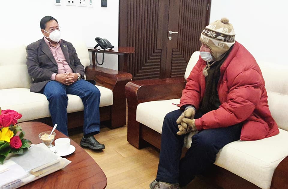 Presidente Arce y marchista que pide la devolución de sus APF se reunieron en la Casa Grande del Pueblo