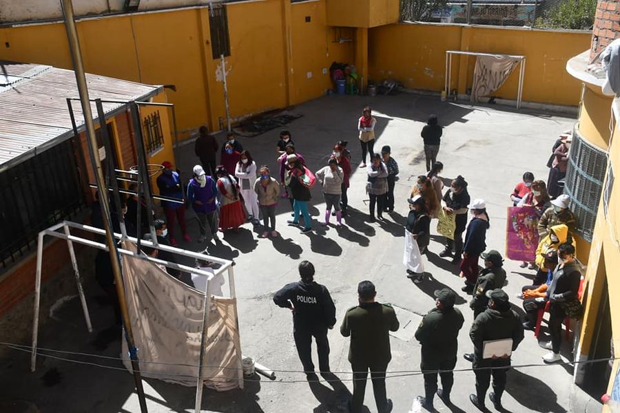 Régimen Penitenciario se compromete a restablecer las visitas de los familiares de las privadas de libertad de Miraflores