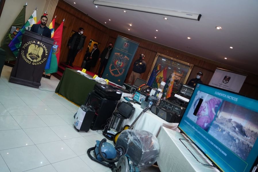 Policía realiza operativo “Sajra Q´athu” y aprehende a tres personas acusadas de vender objetos robados en El Alto