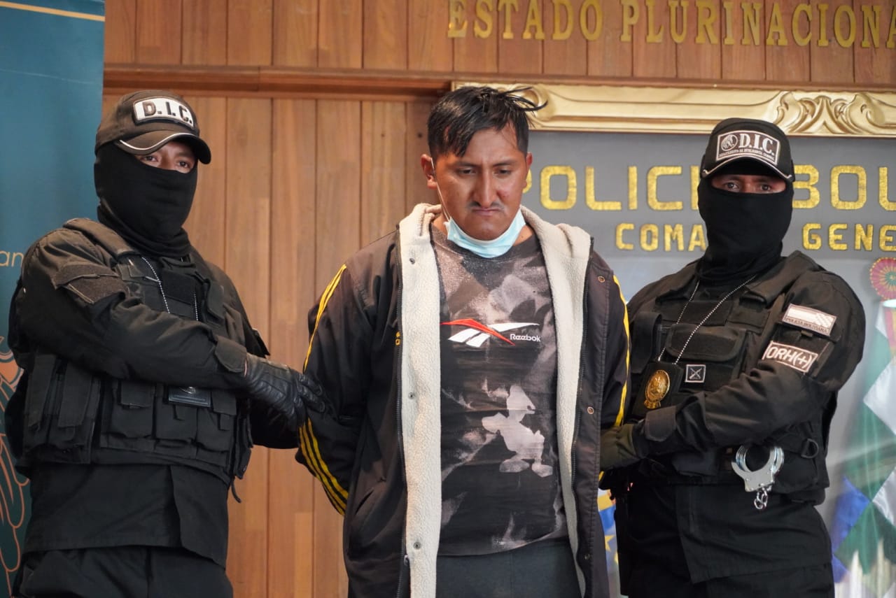 Policía aprehende a persona que violó a su hijastra