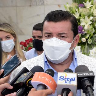 Abogado de Sosa involucra al alcalde Jhonny Fernández con una “red de tráfico de ítems”