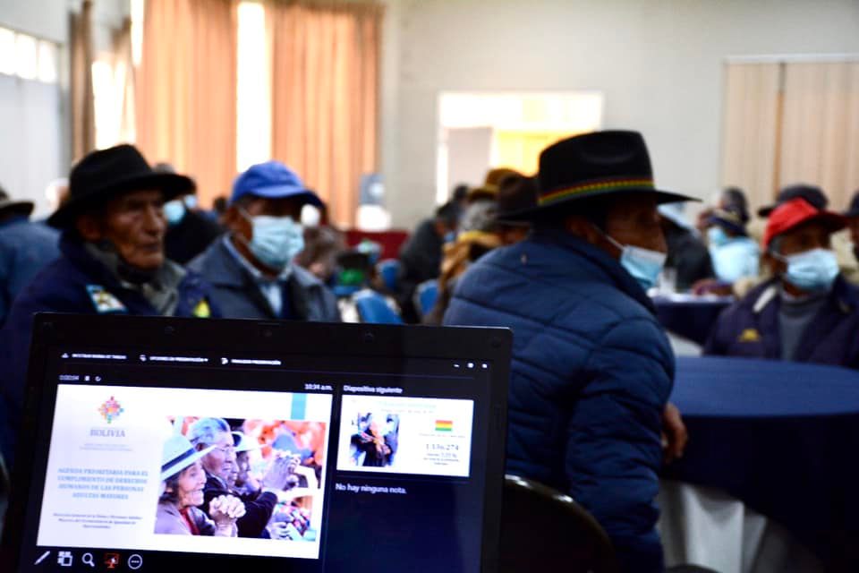 Justicia se reúne con adultos mayores y presenta los avances de la “Agenda Prioritaria”