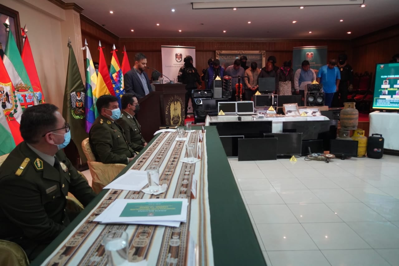 Desarticulan tres organizaciones criminales que robaban en domicilios de La Paz y El Alto