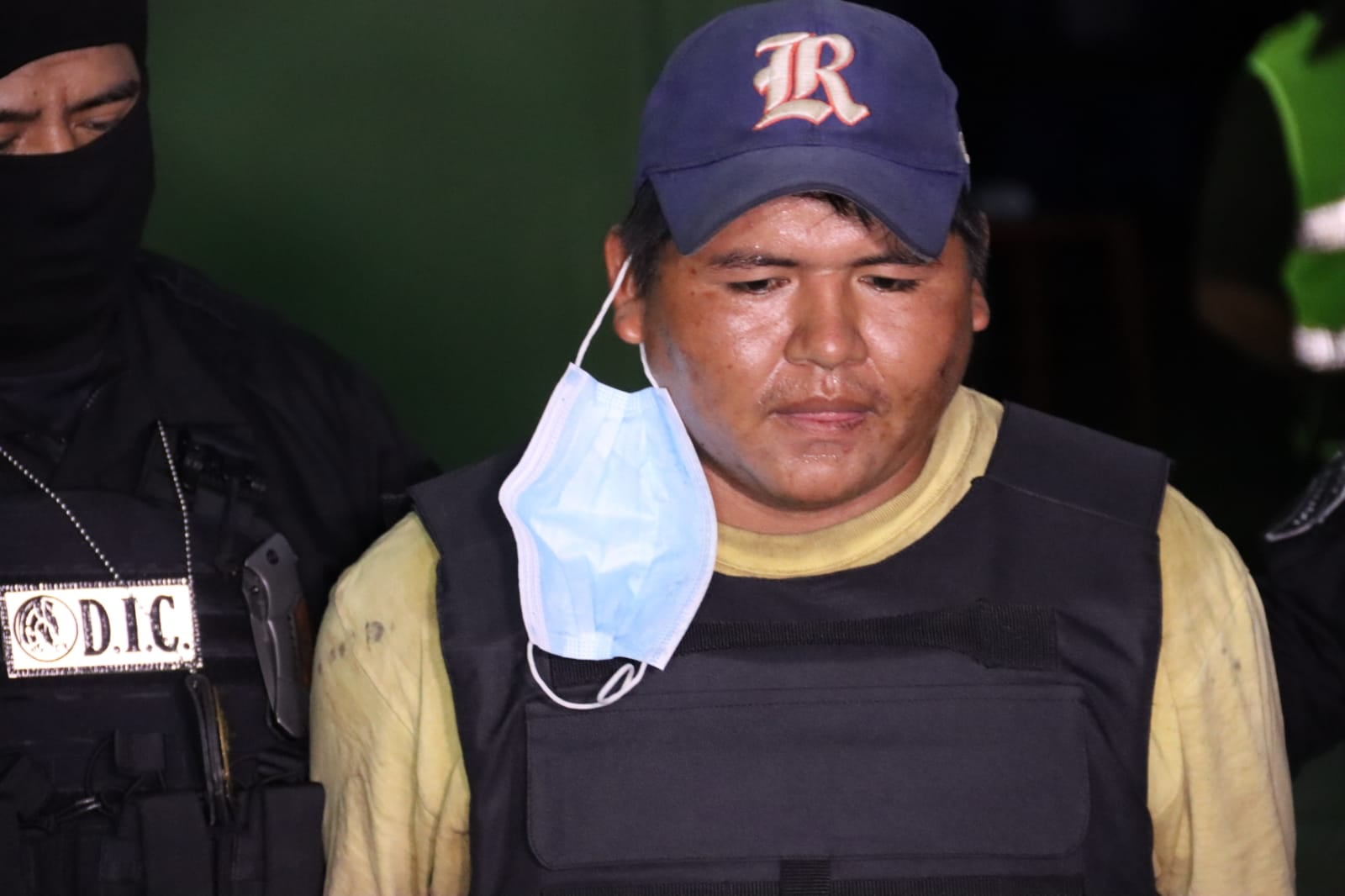 Sujeto intentó quitar la vida a su expareja al interceptarla en una carretera