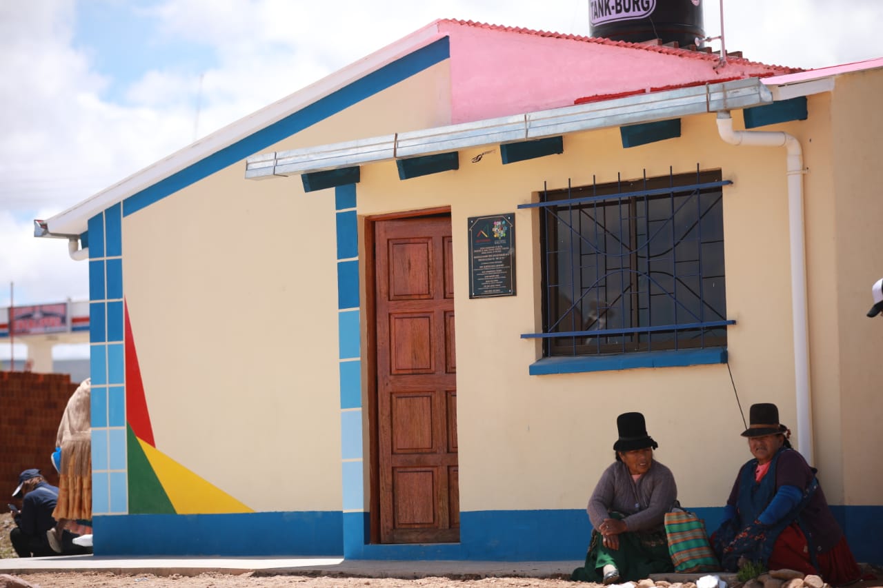 Oruro: Gobierno entrega 39 viviendas en el municipio de Eucaliptus (amplia)