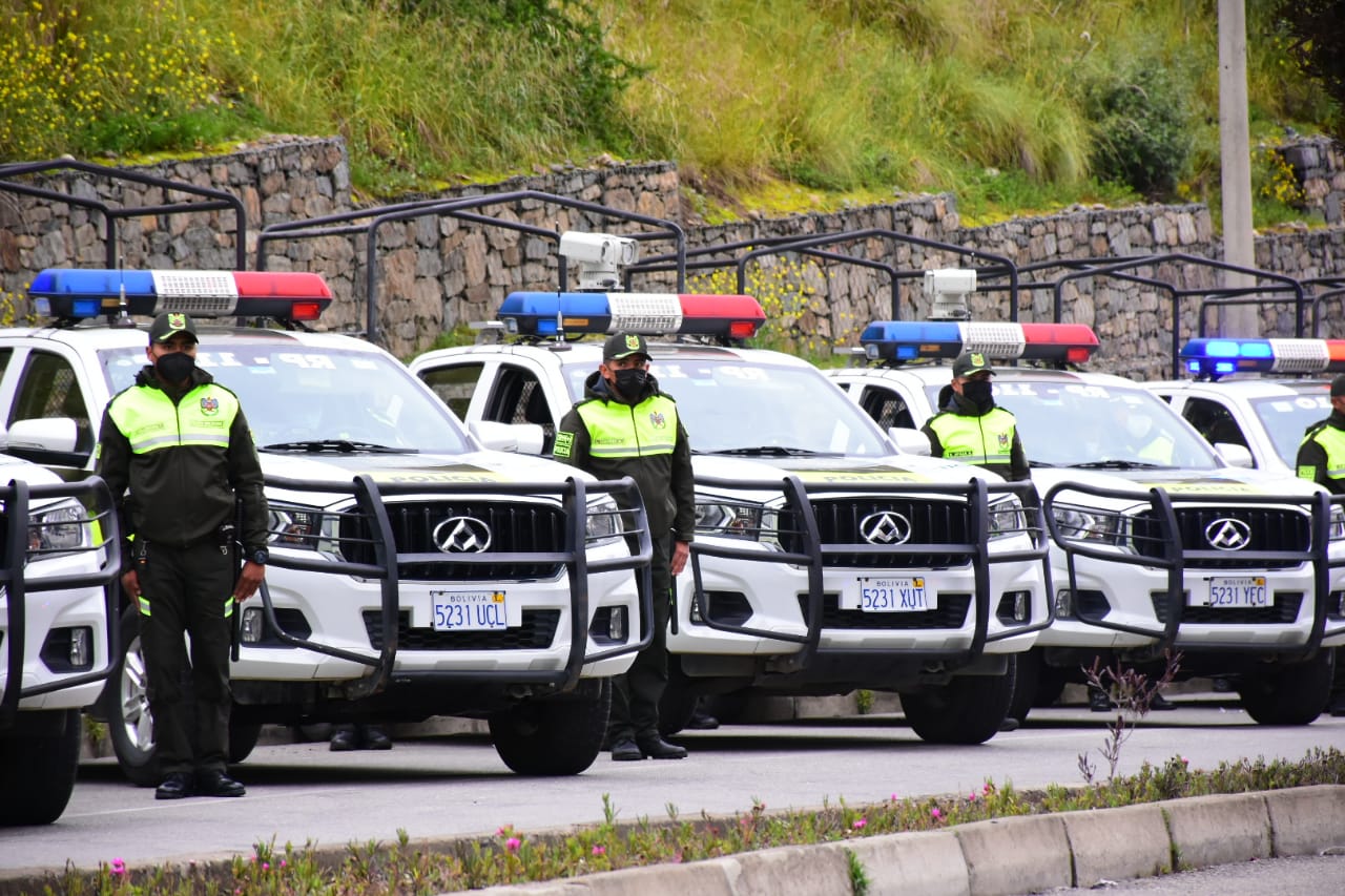 Fortalecen el servicio de Radio Patrulla 110 con la incorporación de 430 efectivos policiales