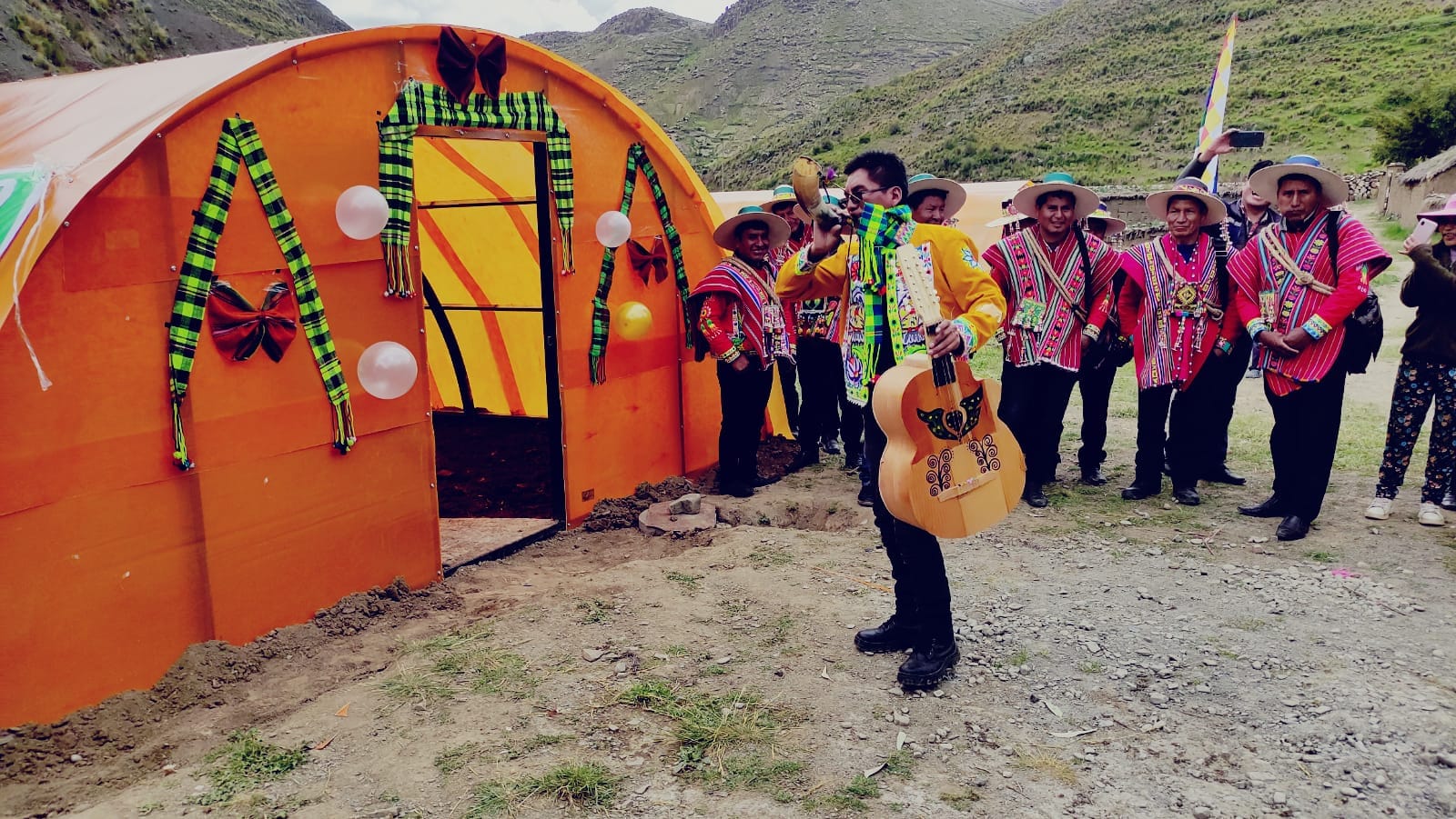 Potosí: Desarrollo Rural entrega 72 invernaderos a comunidades del Ayllu Chullpa