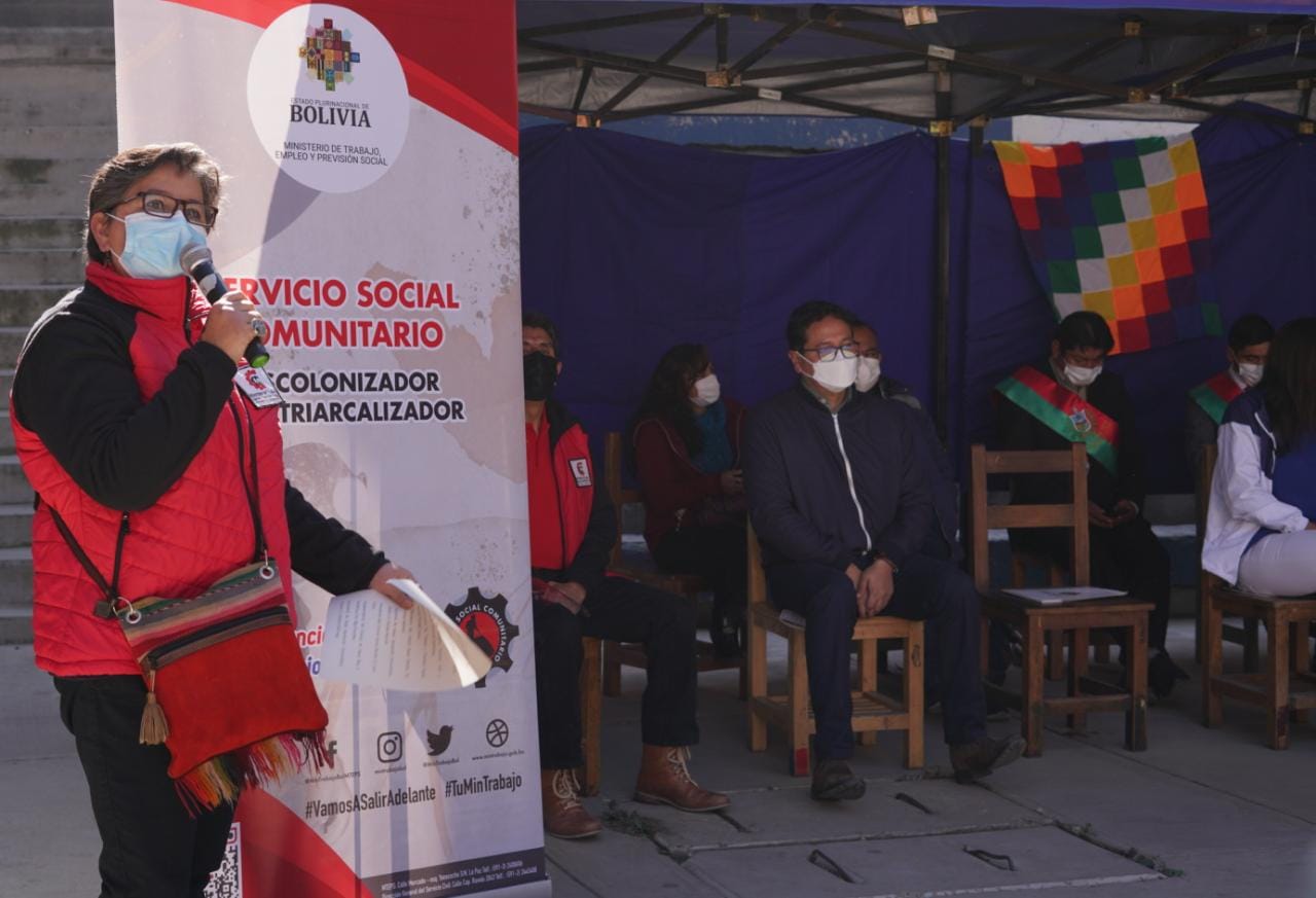 Al menos 160 servidores públicos inician el Servicio Social Comunitario en la ciudad de La Paz