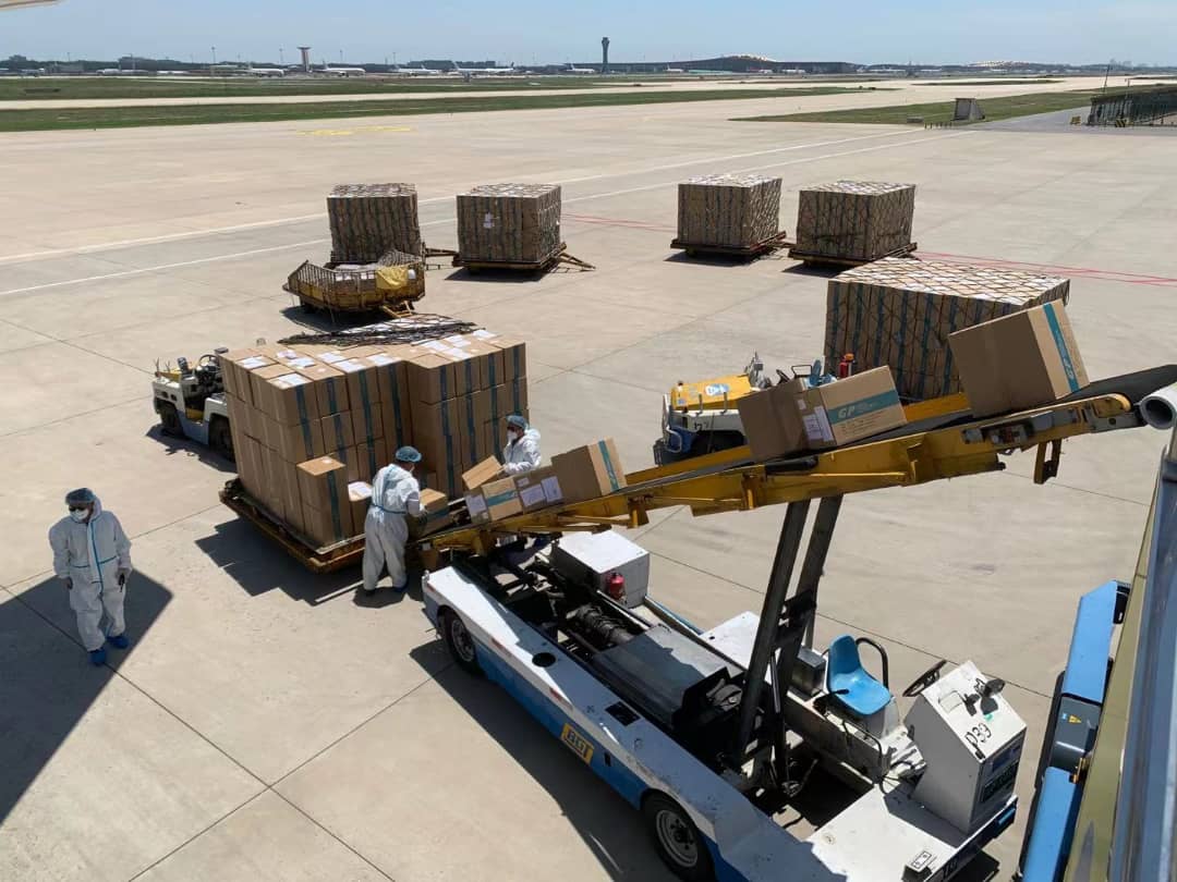 BoA llegará con un millón de vacunas Sinopharm y 17,6 toneladas de insumos médicos entre el martes y jueves