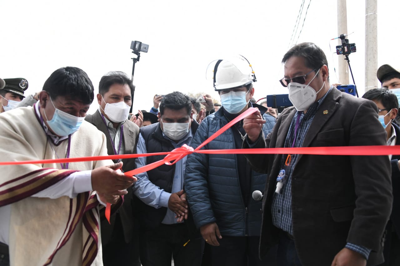 Gobernación de Potosí inaugura planta generadora de oxígeno en el hospital Bracamonte