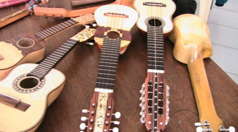 Presidente conmemora el Día Internacional del Charango y felicita a fabricantes e intérpretes por su labor