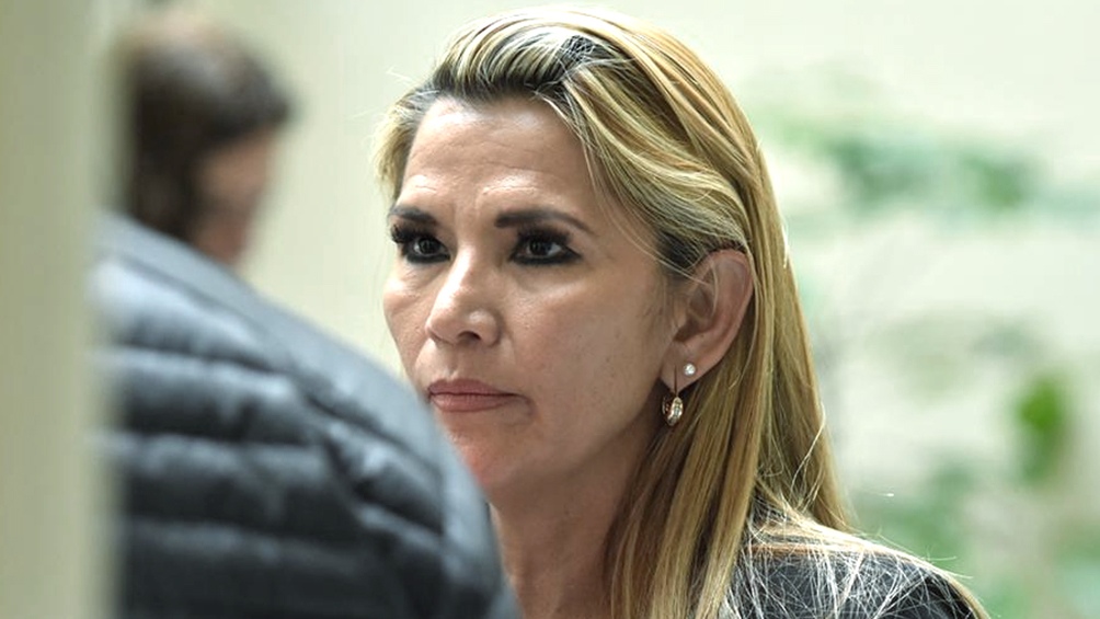 Limpias: Áñez se encuentra estable de salud y no es necesaria una internación hospitalaria