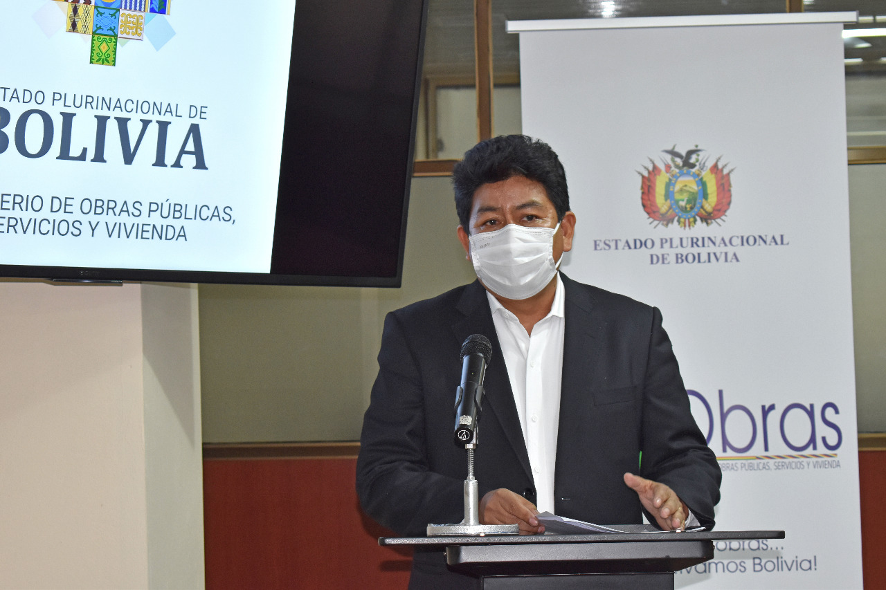 Montaño exhorta al Gobernador de Beni a “realizar sus aportes” para concluir el aeropuerto de Guayaramerín