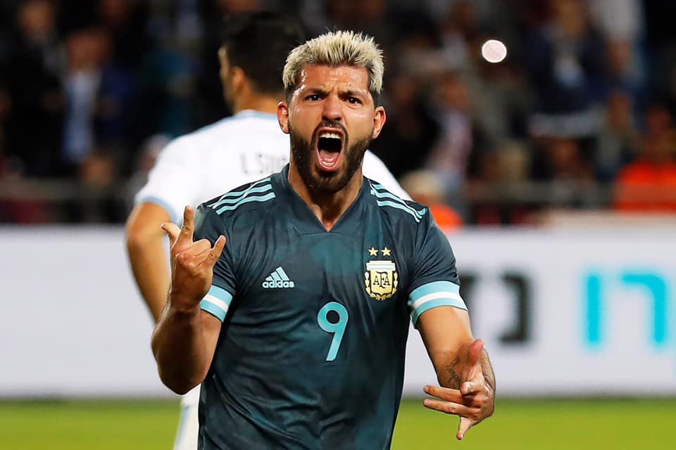 El 'Kun' Agüero anuncia su retirada del fútbol profesional entre lágrimas