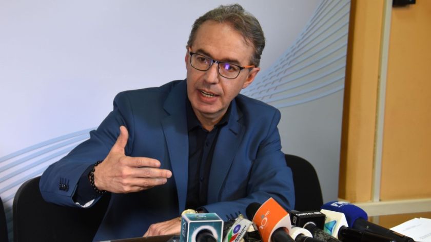 Vocero propone democratizar instituciones de Santa Cruz para que el pueblo se beneficie de sus capacidades productivas y económicas