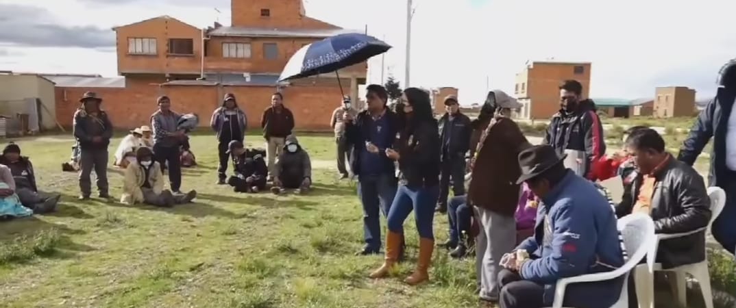 Vecinos del Distrito 11 de El Alto amenazan con bloqueos y la toma de la plata de aguas