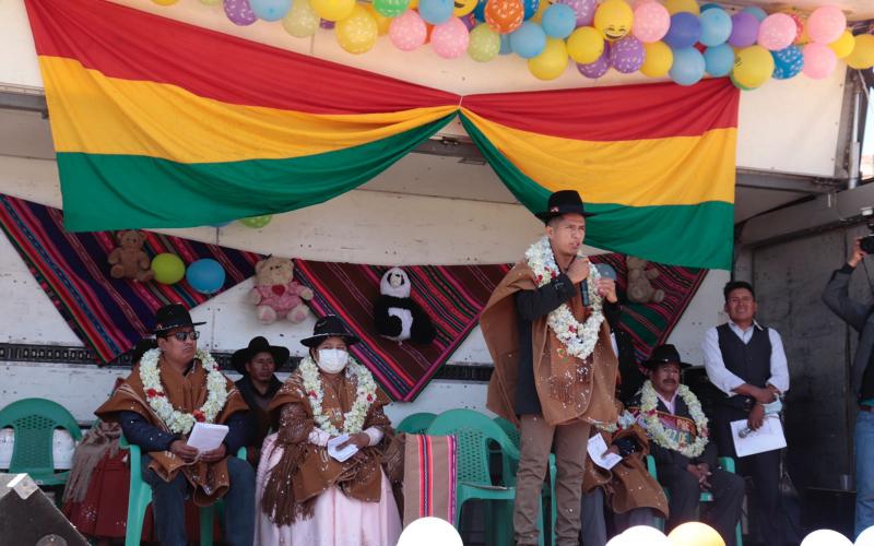 Presidente del Senado destaca espíritu revolucionario del pueblo alteño en el 22 aniversario de la urbanización “27 de septiembre”