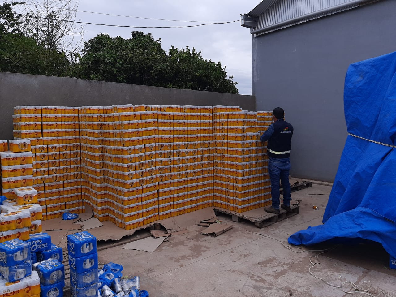 Aduana nacional comisa mercadería de contrabando por valor de Bs 385.000