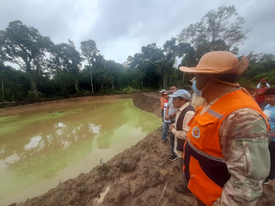 Defensa Civil entrega atajados de agua en ocho tierras comunitarias originarias de Santa Cruz