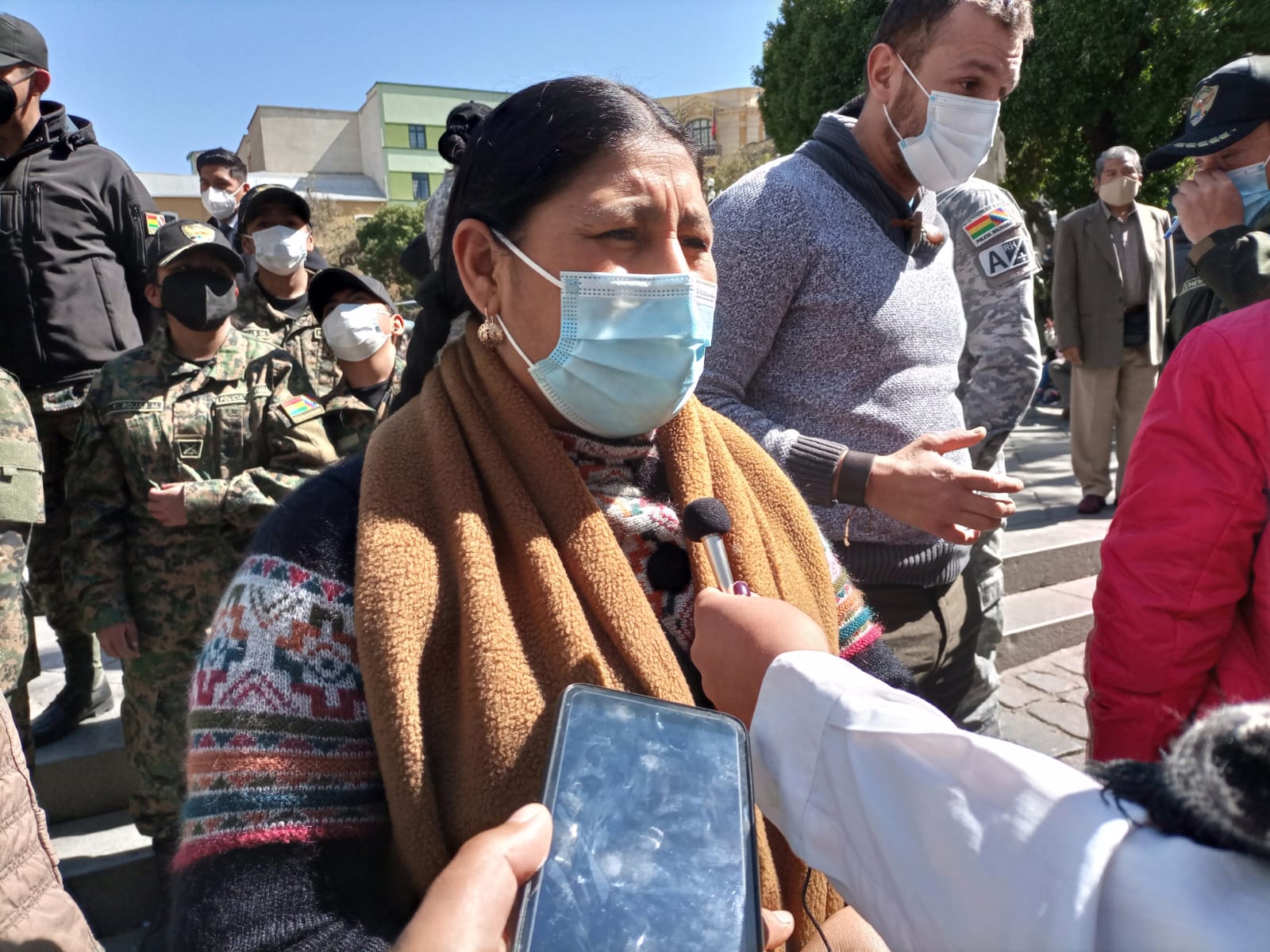 Organizaciones sociales de mujeres se declaran en alerta ante intentos de desestabilización al gobierno de Arce