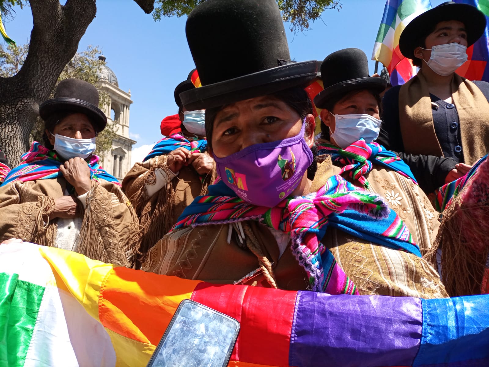 Bartolinas dan 72 horas de plazo para que se actúe en caso de ultraje a la wiphala en Santa Cruz