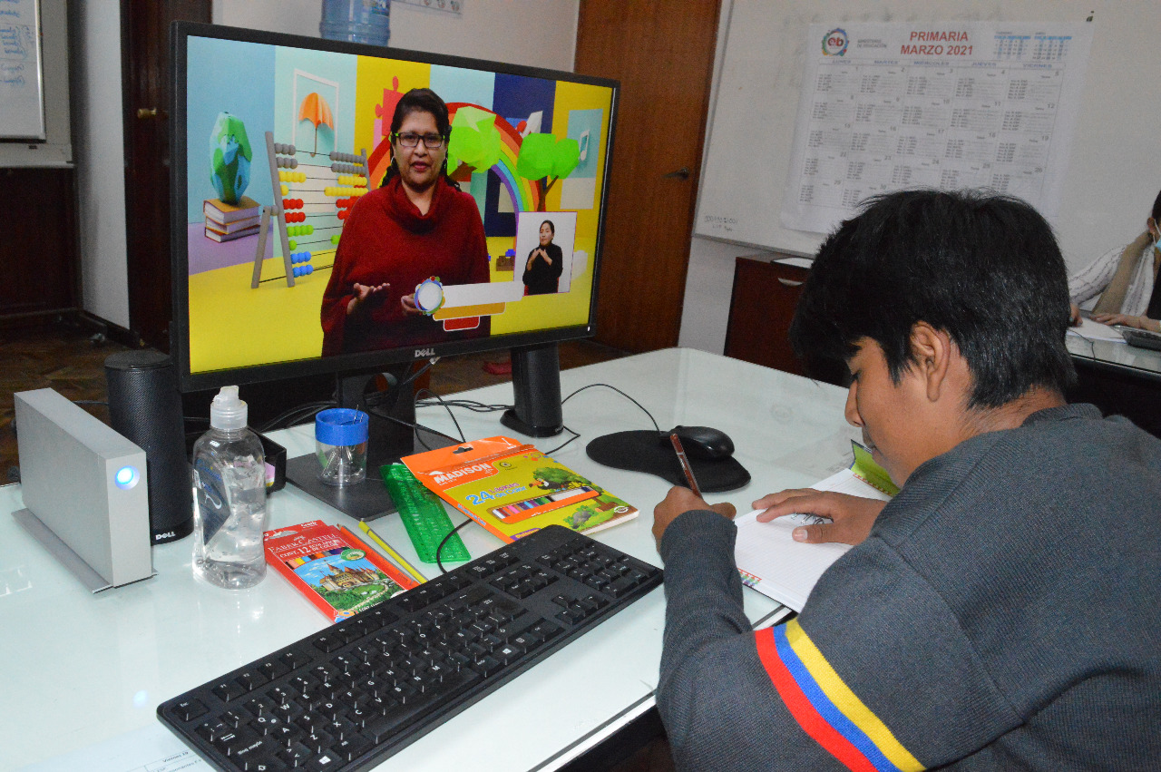 Arce resalta estrategias aplicadas en el país orientadas a la recuperación del derecho a la educación