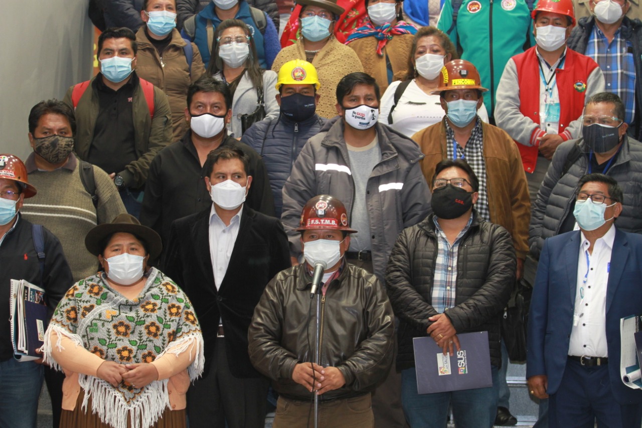 Organizaciones sociales crean Consejo Nacional en Defensa de la Salud y dan 24 horas para promulgar la Ley de Emergencia Sanitaria