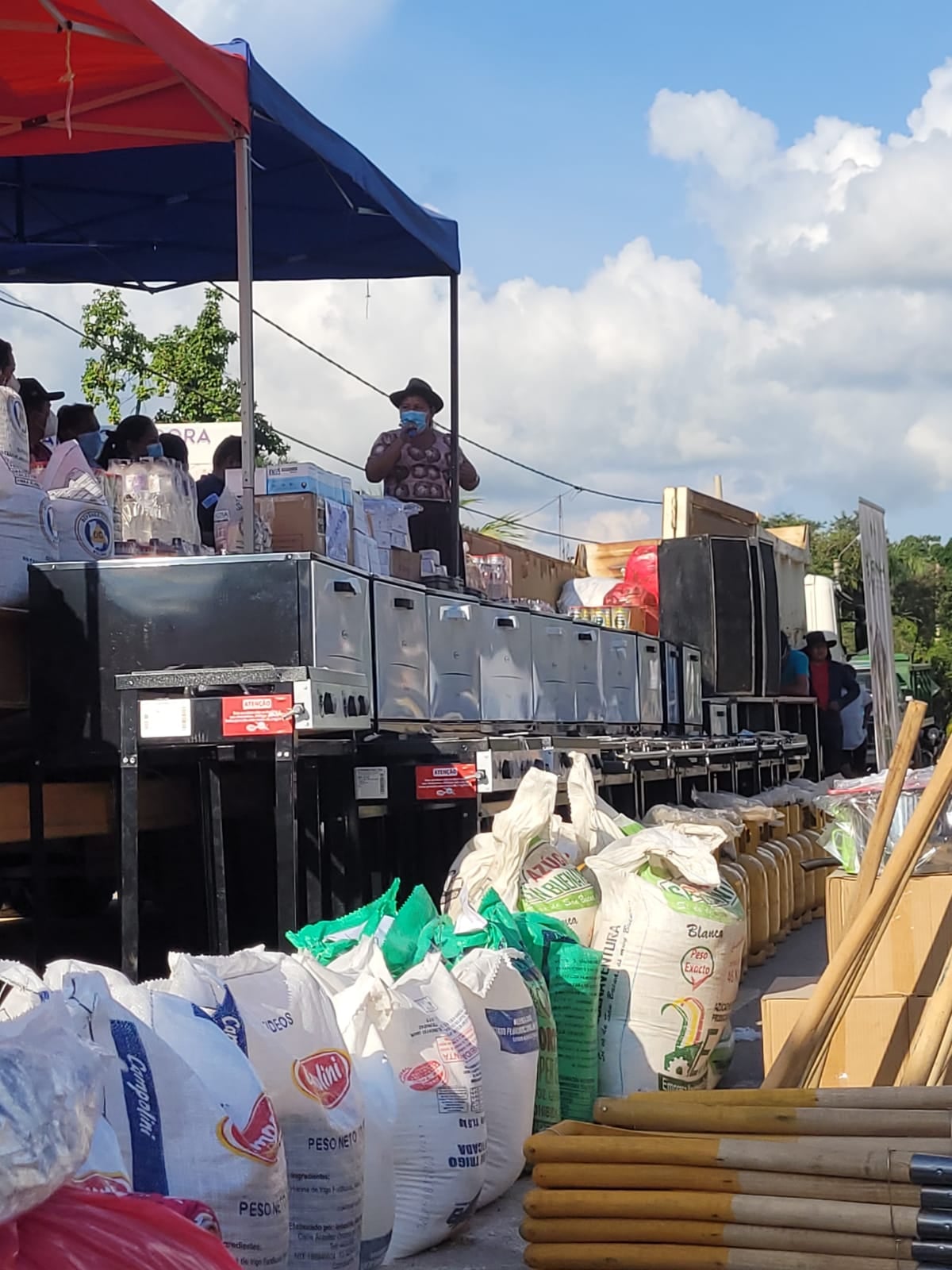Gobierno entrega 27 t de vituallas a 500 familias damnificadas por riadas en la comunidad Hardemann