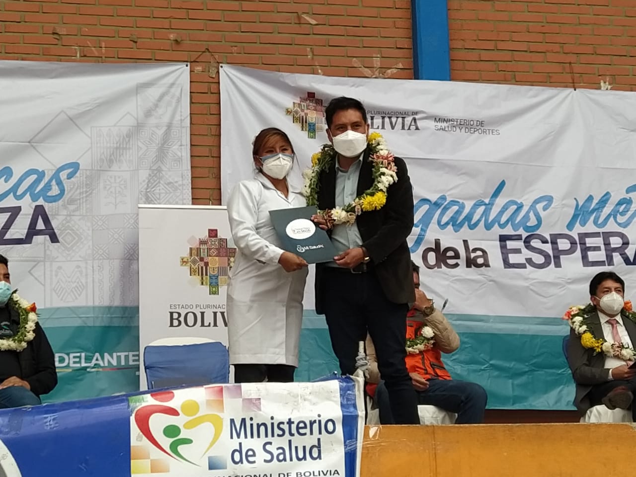 Gobierno garantiza continuidad de 323 contratos para médicos y pago de salarios a personal en salud de Chuquisaca