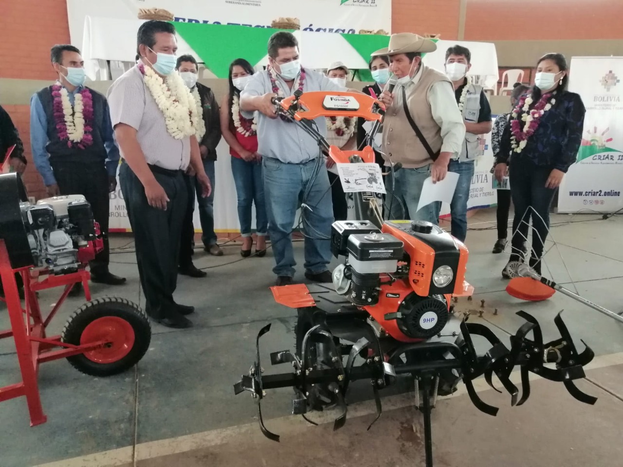 Cochabamba: Pequeños productores del municipio de Toco se benefician con maquinaria agrícola