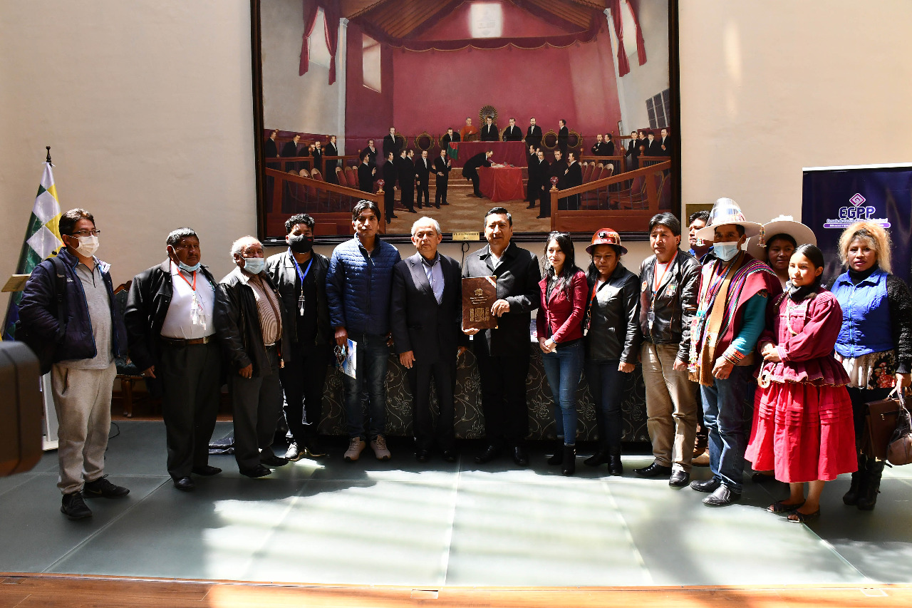 Cámara de Diputados y EGPP firman convenio para capacitar a legisladores y funcionarios públicos