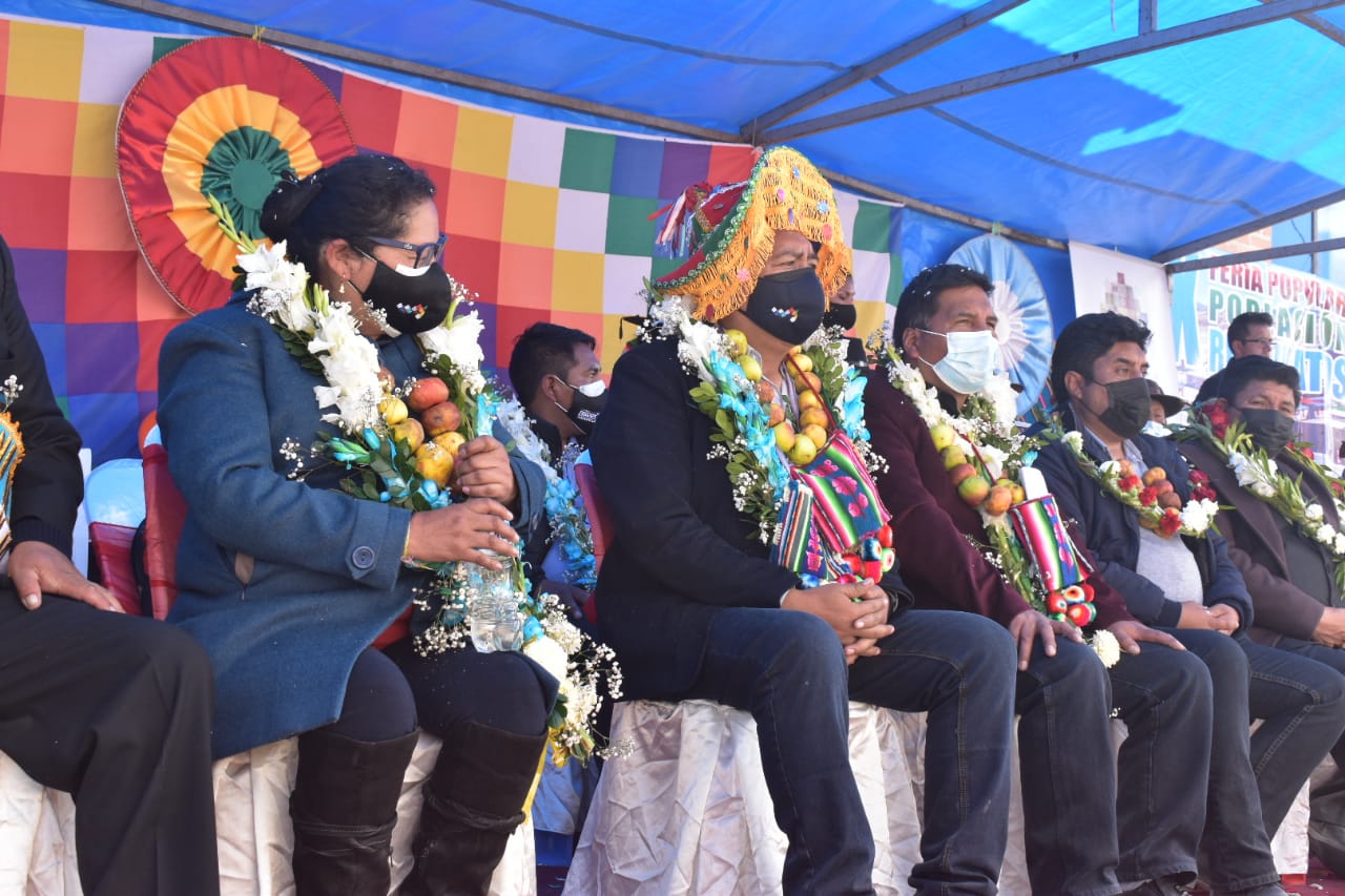 Mamani participa en entrega de obras en Río Mulato y llama a los jóvenes a prepararse para “gobernar la Patria”