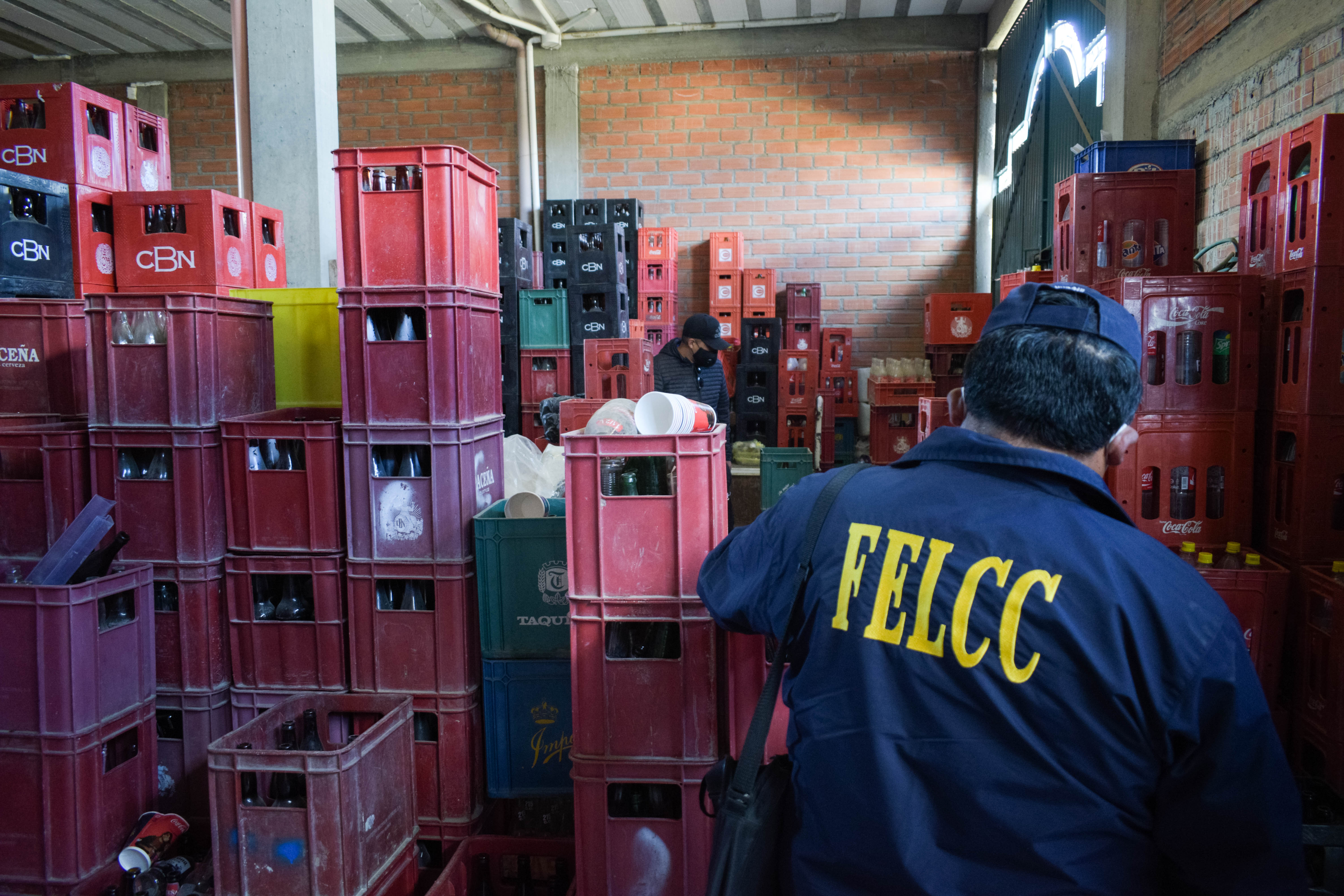 Policía desbarata red delincuencial que falsificaba cerveza en El Alto