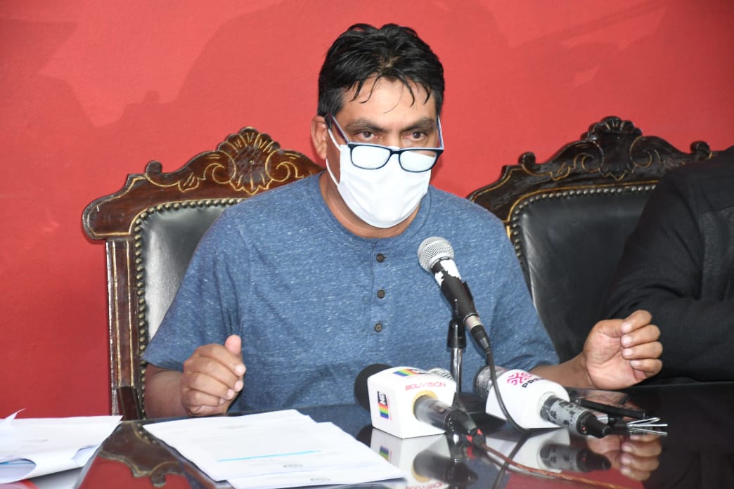 Diputado Arce: Concejo Municipal de Cercado debe tratar caso de nepotismo que involucra al alcalde Manfred Reyes y a su hijo