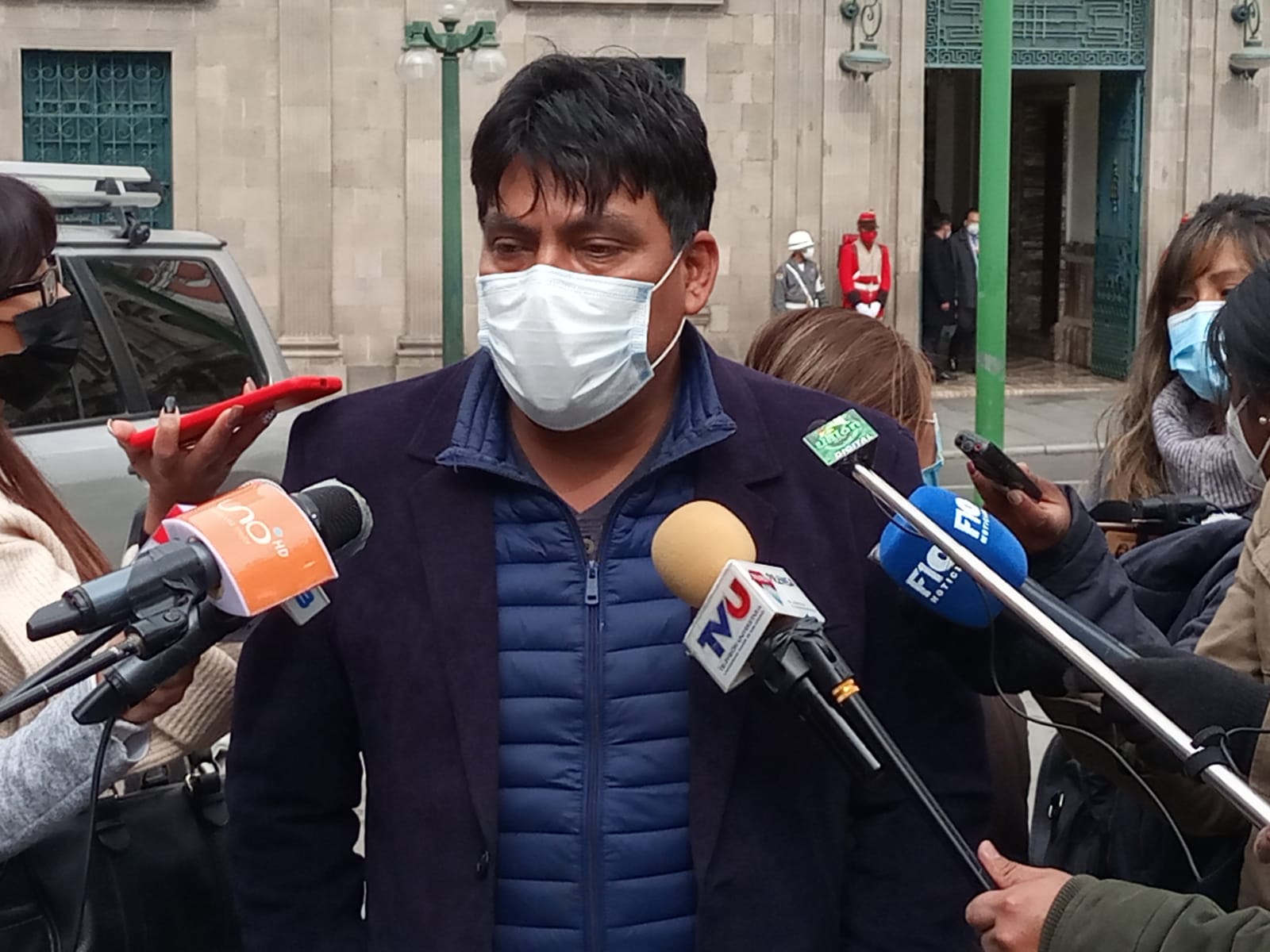 Diputado Arce critica que Camacho prefiera promover su federalismo antes que las necesidades de Santa Cruz