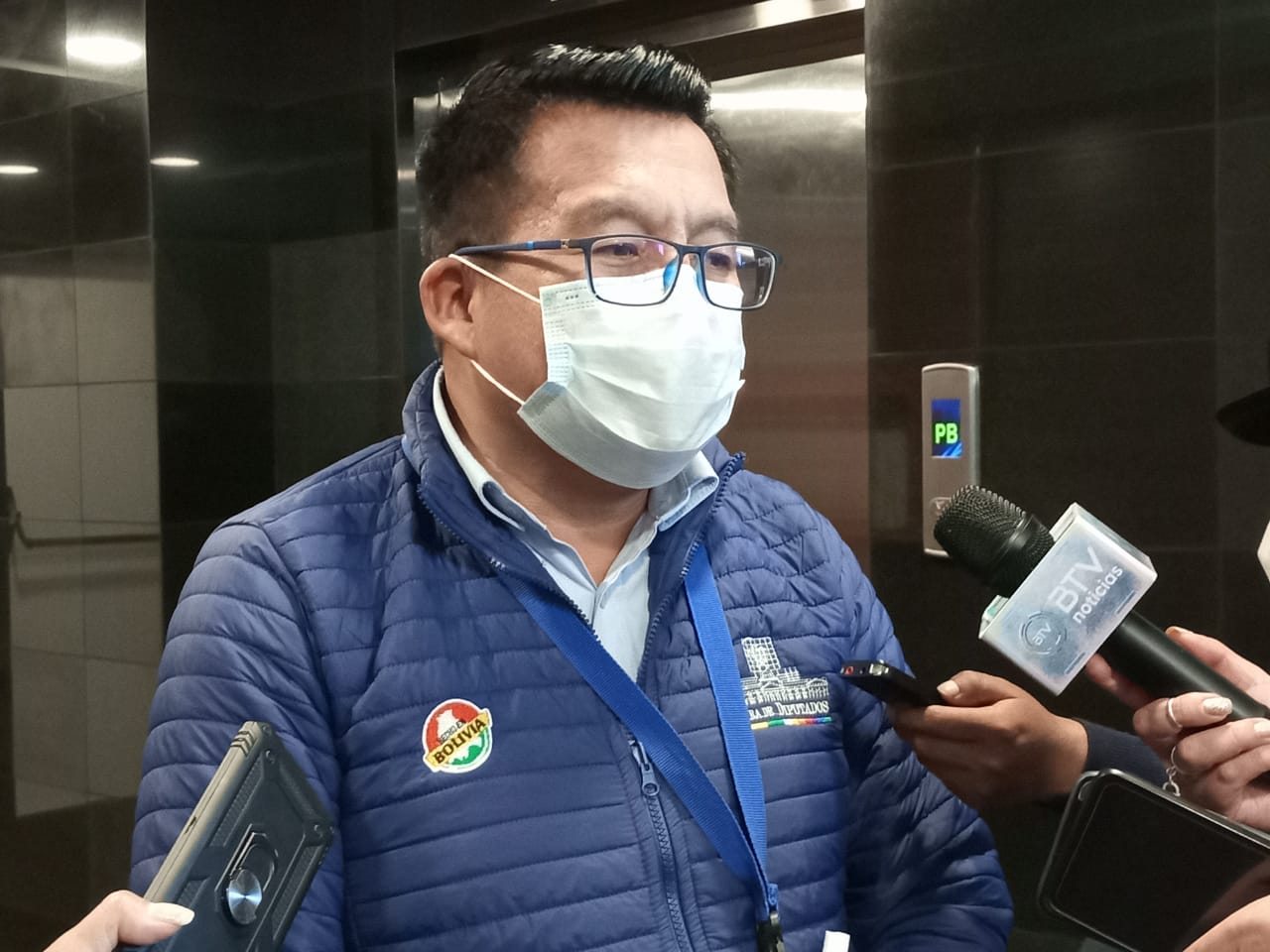 Diputado Cabezas afirma que cívicos cruceños atentaron contra la salud de marchistas al entregarles medicamentos vencidos