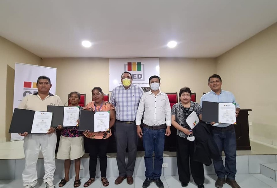 Asambleístas campesinos reciben credenciales del TED-Beni