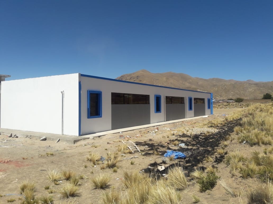 Villa Poopó, en Oruro, recibe una Unidad Educativa